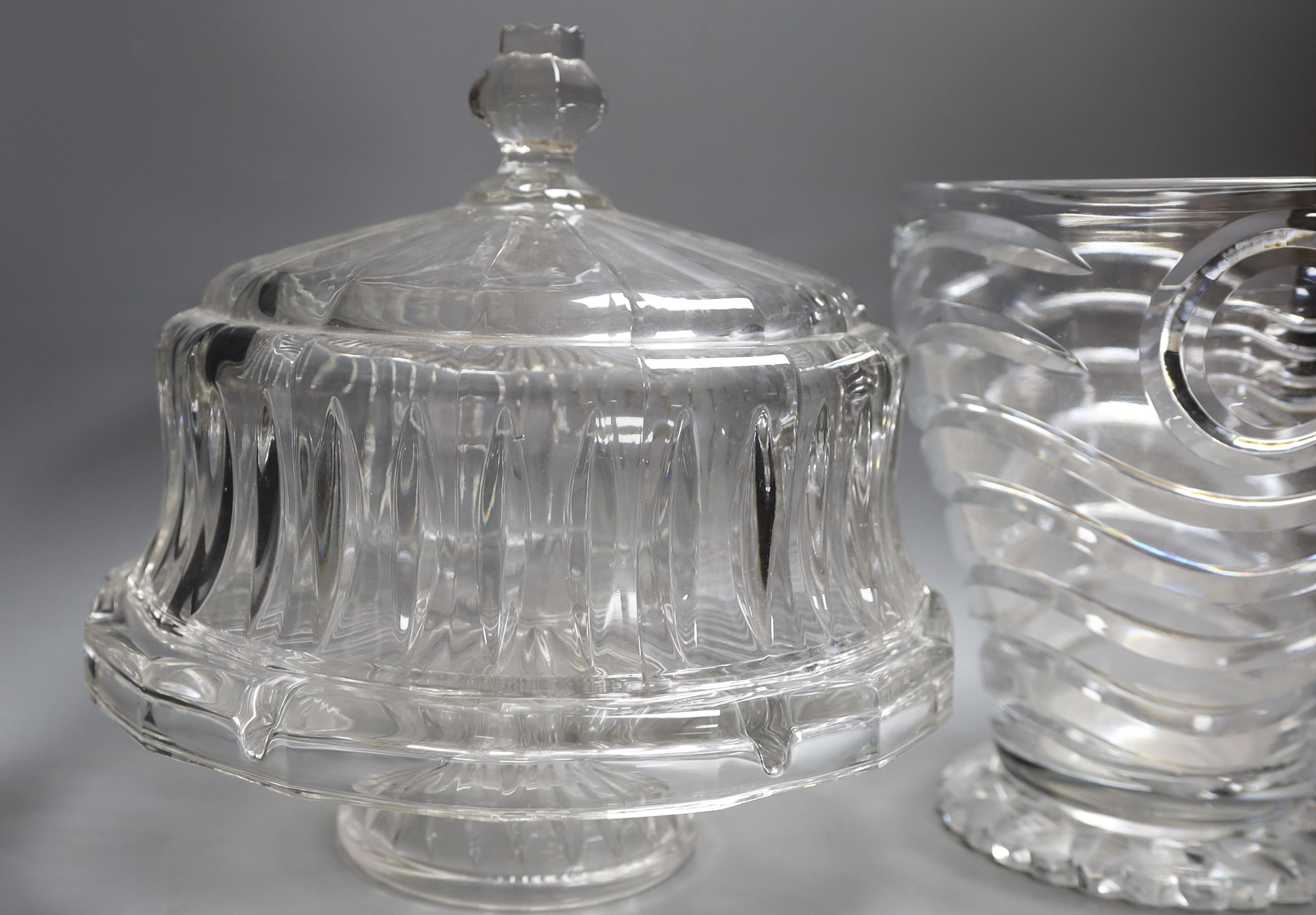 A large cut crystal cake stand together with a wave cut vase, 25cm tall, (2)